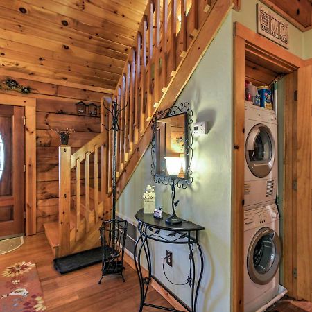 Cozy Nest Gatlinburg Cabin With Porch And Jacuzzi! Villa Exterior photo