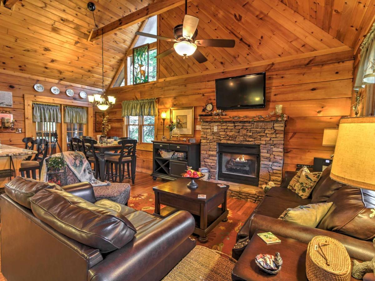 Cozy Nest Gatlinburg Cabin With Porch And Jacuzzi! Villa Exterior photo